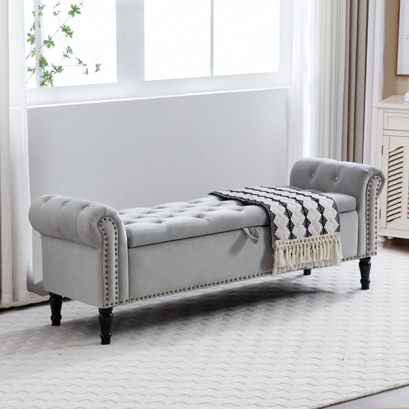 Banc de rangement 67 po pour très grand lit avec siège capitonné et garnitures cloutées, Velours gris, 67 po de largeur