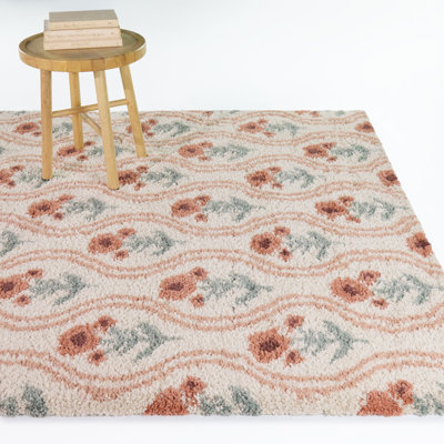 Dahlia Coral Kids Wavy Floral Area Rug