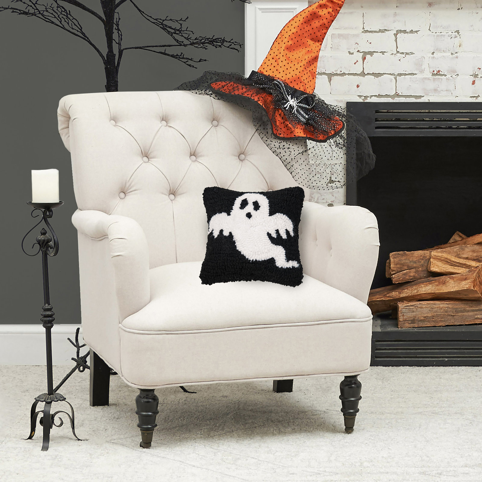 Halloween Hooked Throw Pillow, Spooky Ghost