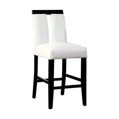 Deux chaises d'appoint contemporaines rembourrées, noir et blanc, en bois massif, à dossier fendu pour la construction en bois de la salle à manger,