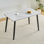 Table de salle à manger rectangulaire moderne et minimaliste, pouvant accueillir de 4 à 6 personnes. Comptoir en verre trempé + panneau de fibres à densité moyenne, texture imitation marbre. Convient aux restaurants minimalistes.