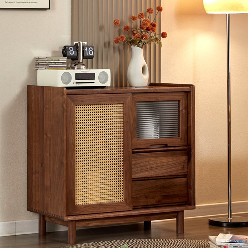 Petite armoire d'appoint à petite porte en rotin, H 33,66 po x l 31,5 po x P 15,75 po