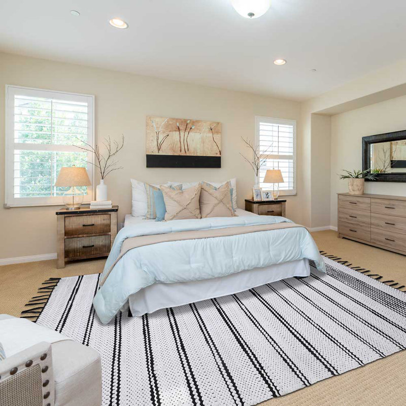 Cendrillon Striped Rug, Rectangle 2' x 3'
