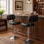 Ensemble de 2 tabourets de bar à hauteur ajustable, revêtement en cuir de polyuréthane noir avec base et repose-pieds chromés, sièges confortables modernes pour divers espaces-1106242698-1106242693