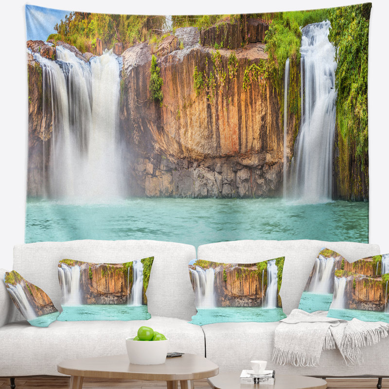 Photographie sève sèche cascade tapisserie, H 78 po x l 92 po
