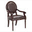 Chaise de bureau formelle avec accoudoirs en similicuir brun foncé et garniture cloutée