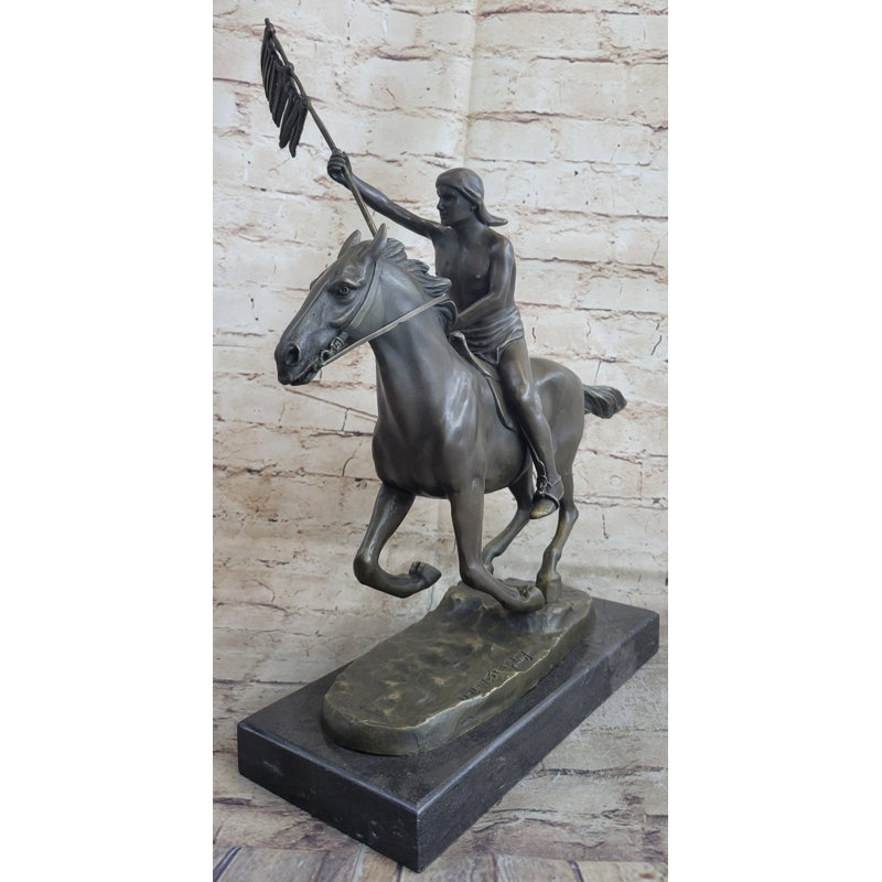 Figurines et sculptures Tarcis