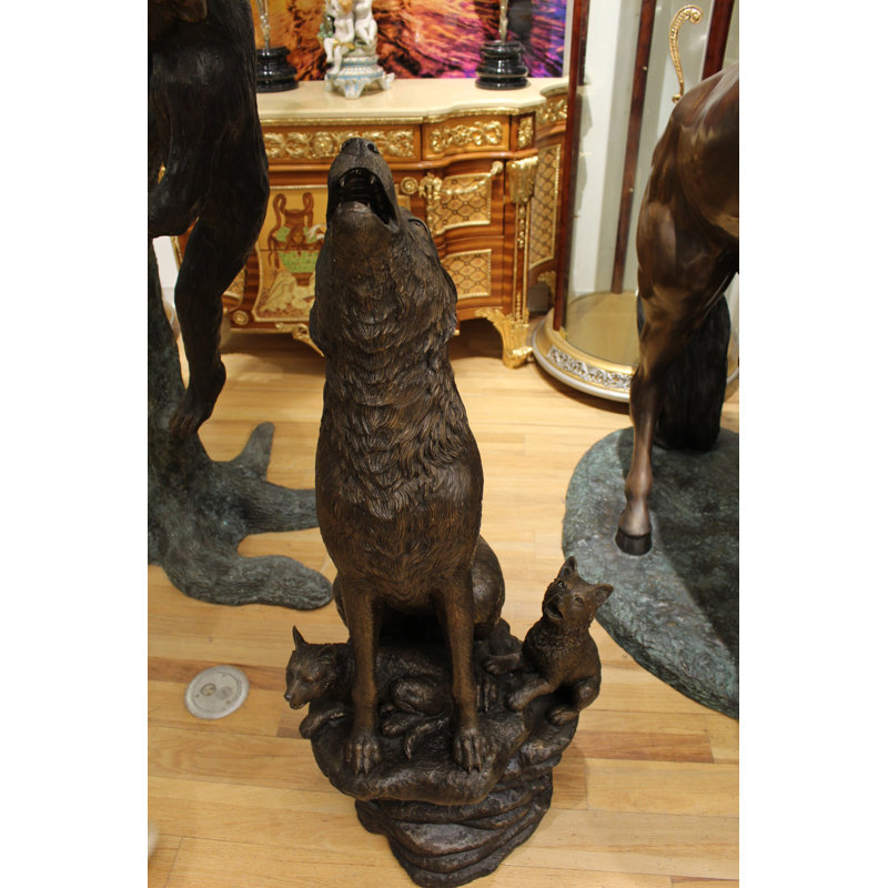 Statue loup et oursons en bronze - Taille: L 24 po x l 17 po x H 48 po.
