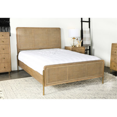 Grand lit de canne naturel sable délavé - panneau dans la chambre à coucher, métal en bois massif, aspect bord de mer, style Mid-Century, lignes épurées, pieds fuselés