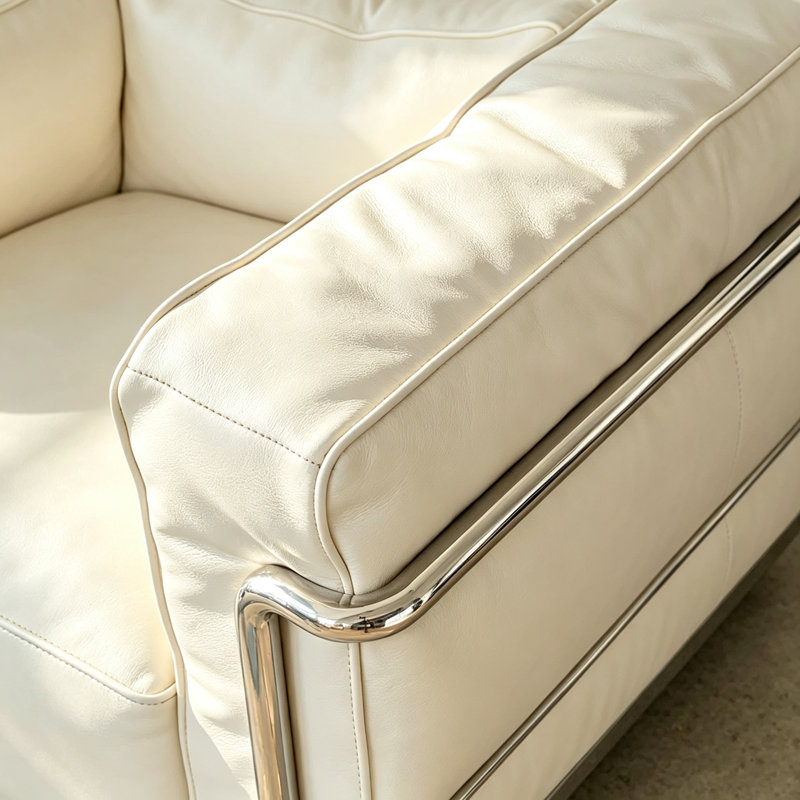 Quiles, Simili cuir blanc
