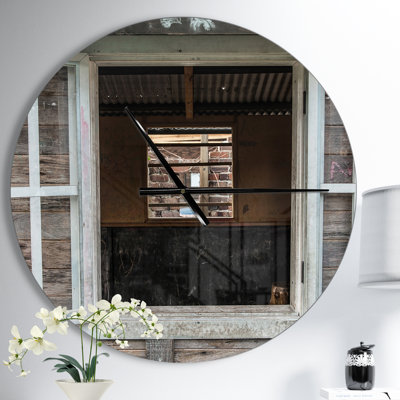 Horloge murale Swigart Farmhouse Designart