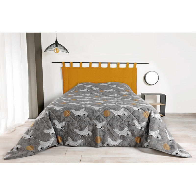 Andrijana Polyester Wildlife Bedspread