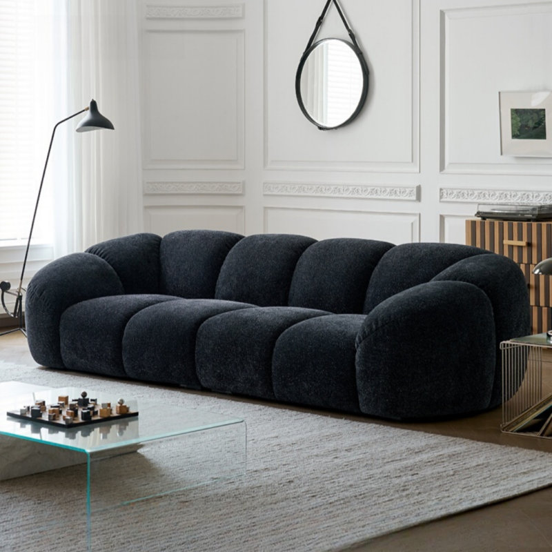 Canapé noir français au design rétro