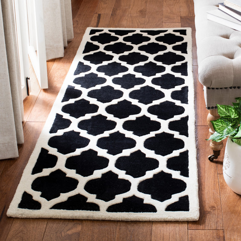Tapis noir en laine touffeté à la main Carolene, Tapis de couloir 2 pi 3 po x 7 pi