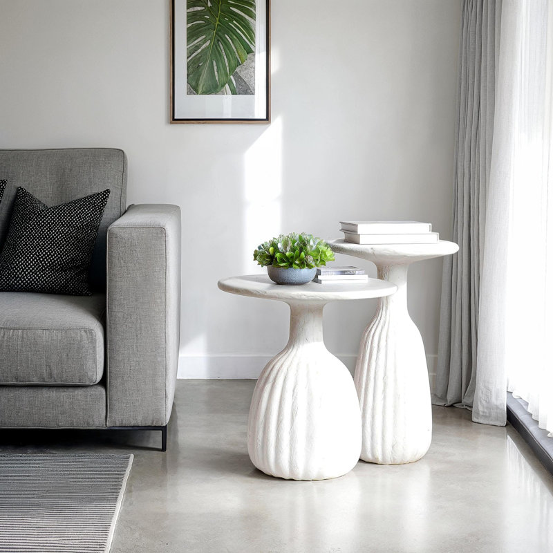 Sunday Concrete Side Table, Low, White, H 22 po x l 13 po x P 13 po