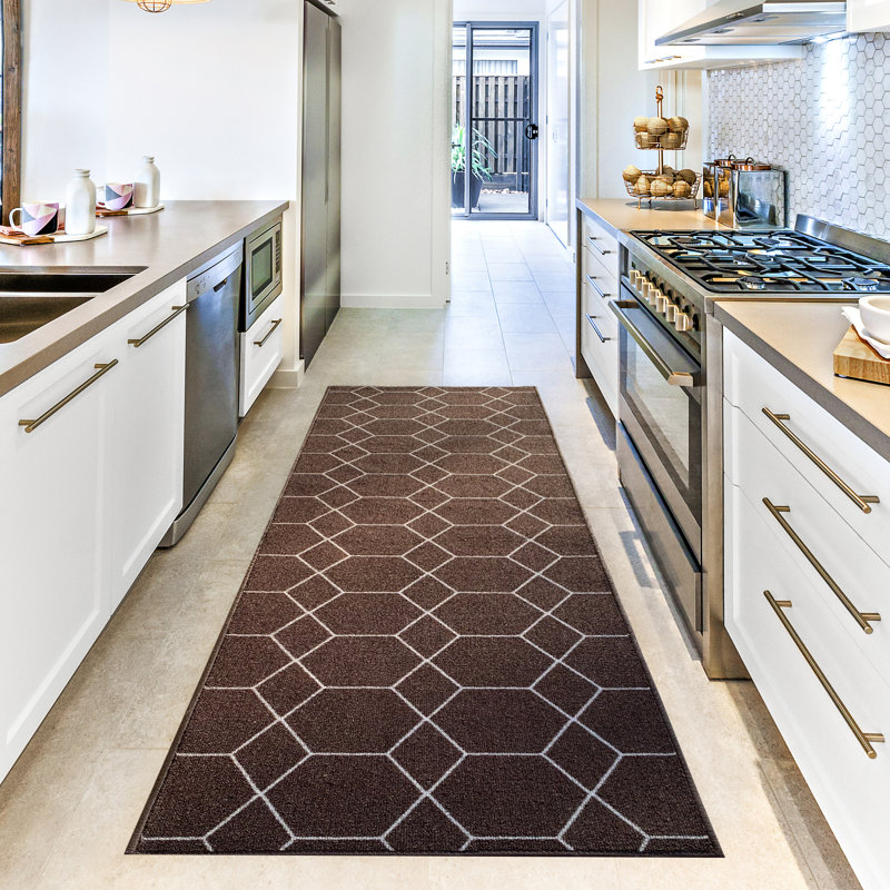 Lago Vista Performance Geometric Indoor Rug, Runner 2'6'' x 25'