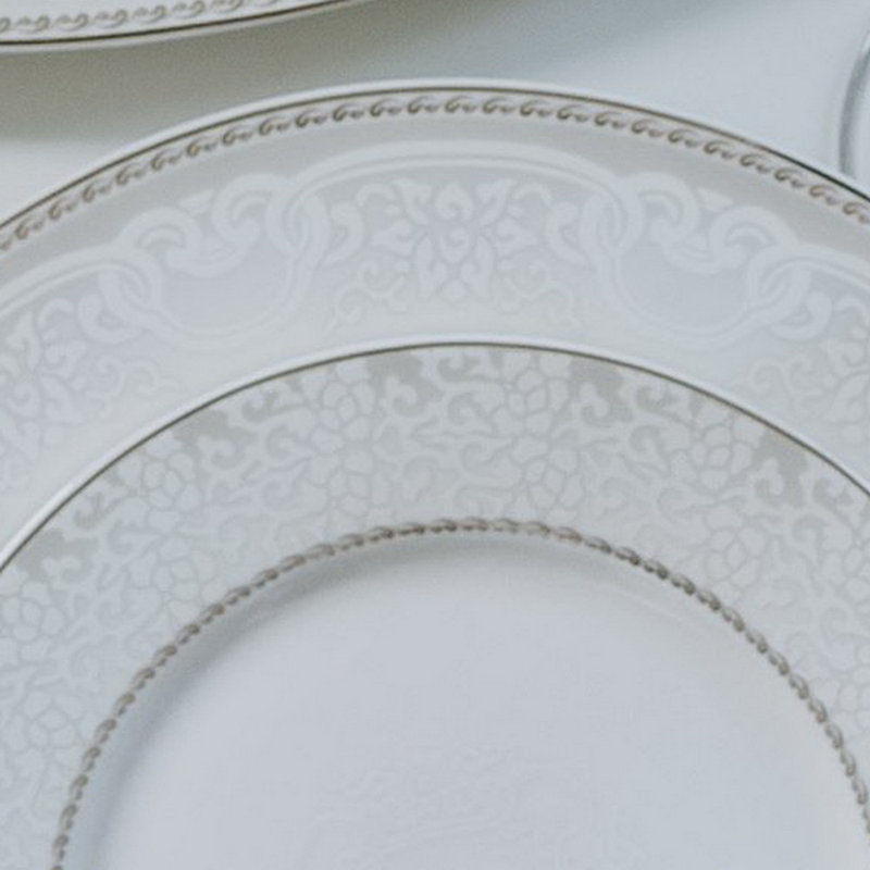 Marquette 18 Piece Bone China Dinnerware Set