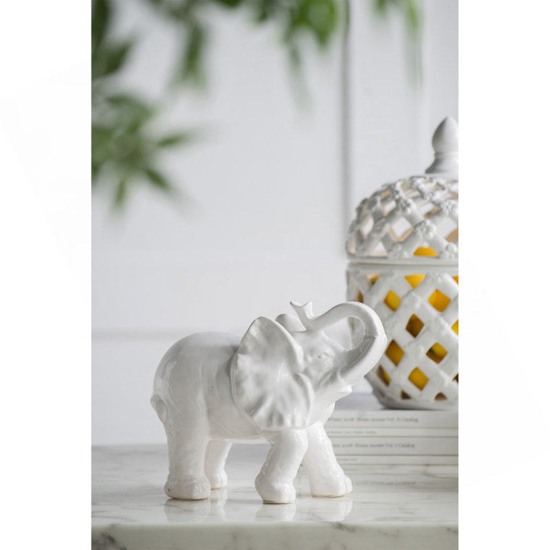 Éléphant trompette 9,1 x 4,2 x 7,5 po