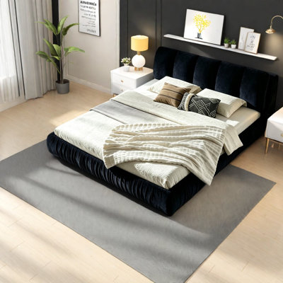 Très grands lits moelleux, cadre en panneau de fibres à densité moyenne en velours noir, chambre à coucher spacieuse et moderne
