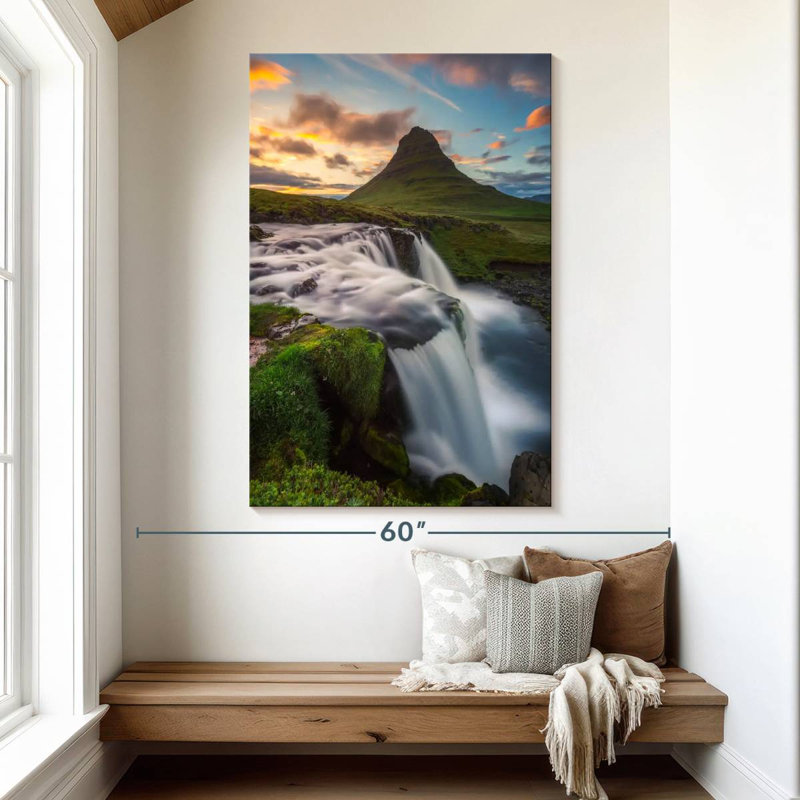 Alvord Kirkjufell, soleil de minuit I, H 51 po x l 34 po