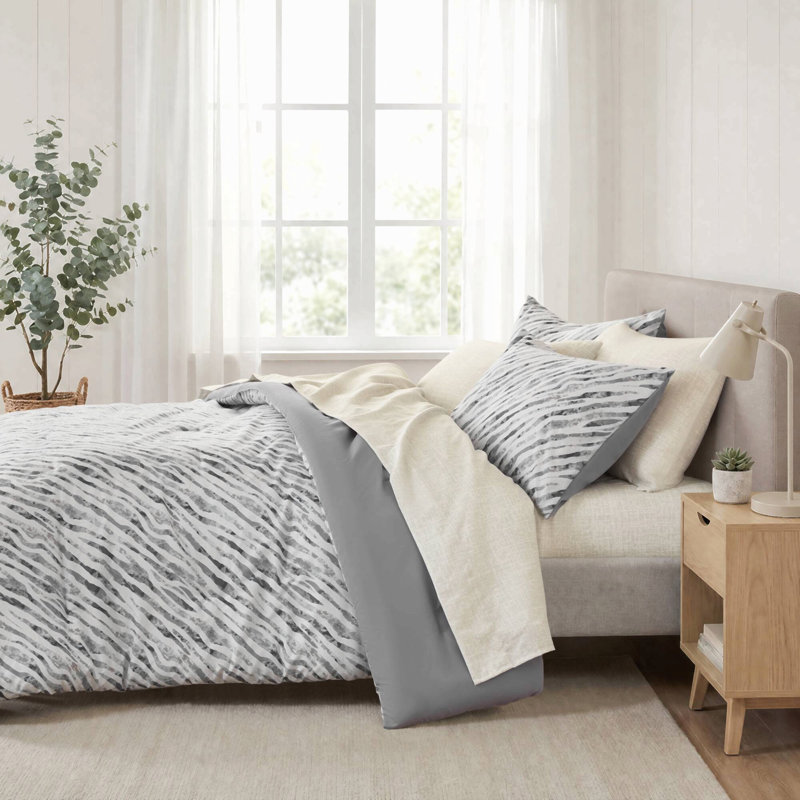 Ensemble de couette rayée 7 pièces en microfibre grise toutes saisons