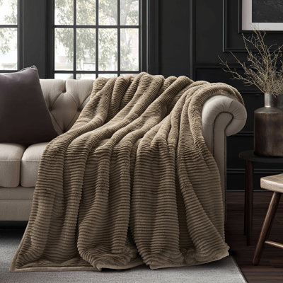 Soft Faux Fur Throw Blanket - Sculpted Texture, Warm for Couch/Bed
