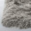 Tapis décoratif gris clair à poil long touffeté à la main Morrell-55742020