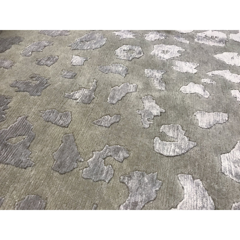 Hand-Knotted High-Quality Beige Area Rug
