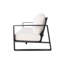 Confortable trois avec table basse rectangulaire, coussin confortable gris, aluminium et coussins