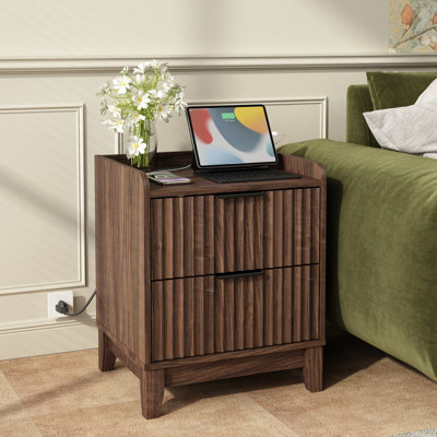 Tables de chevet en bois avec station de charge et 2 tiroirs cannelés Franzi