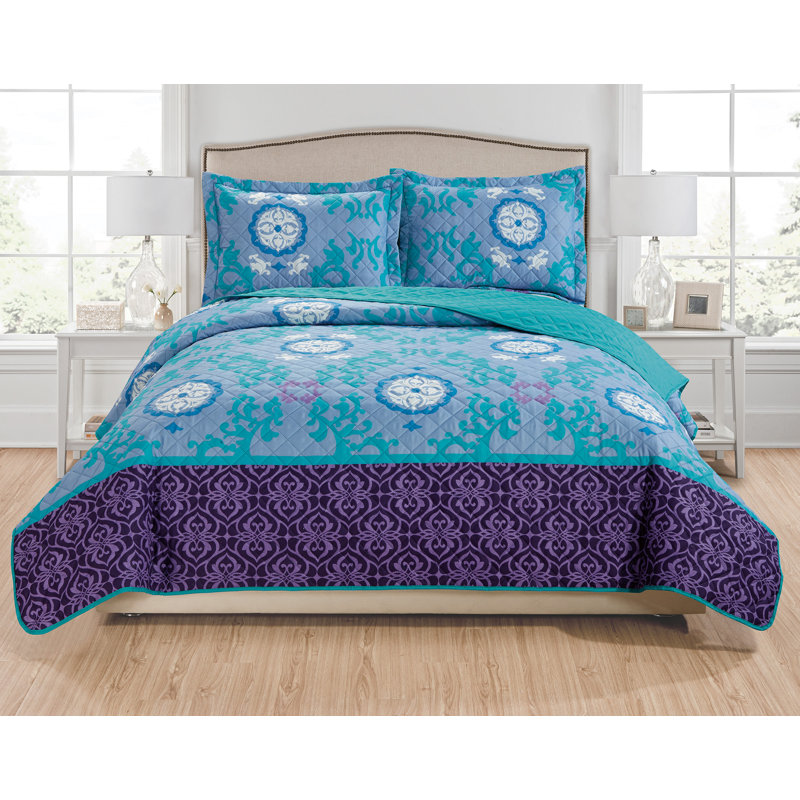 Benedicte Reversible Quilt Set, King Quilt + 2 Shams