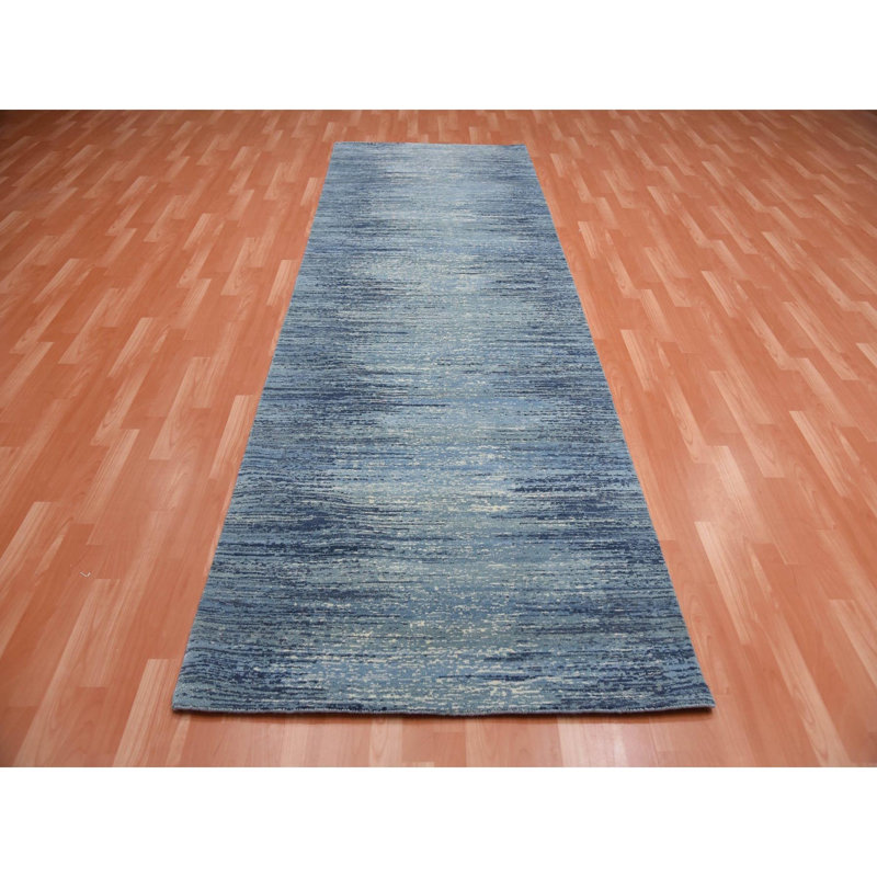 Tapis de couloir bleu nouvel âge noué à la main 4 pi 1 po x 12 pi 2 po Kassab