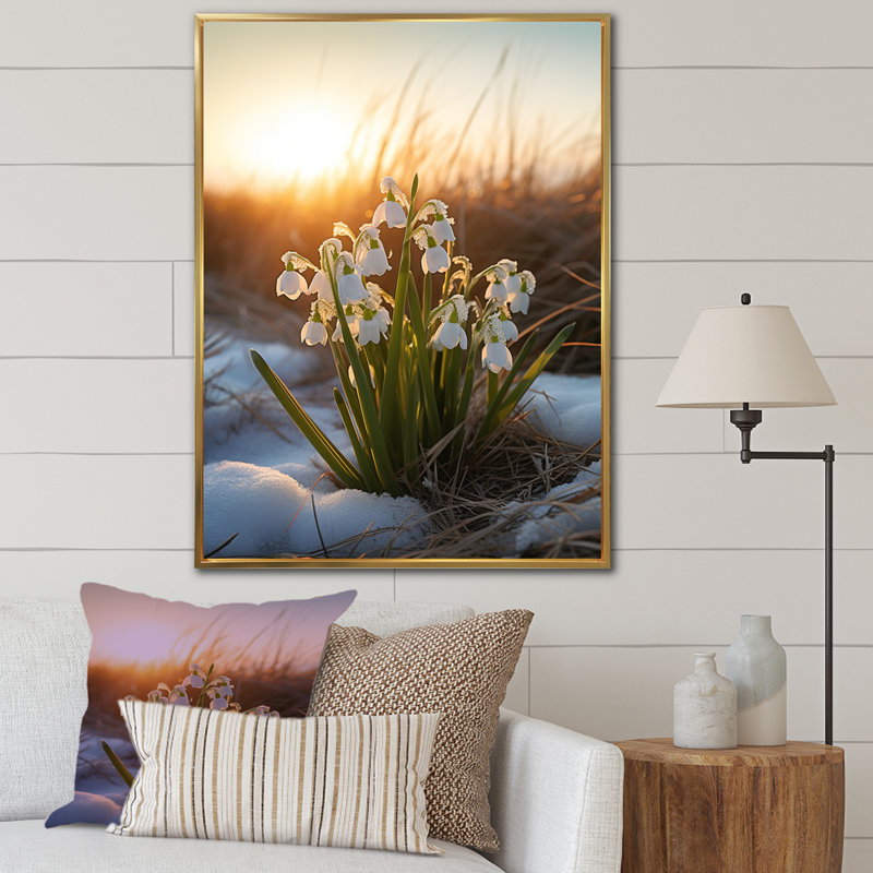 Coucher de soleil vert, hiver, coucher de soleil I, Cadre flottant doré, 40" H x 30" W