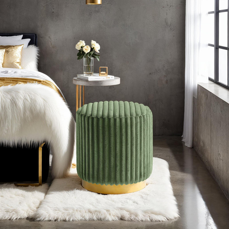 Tabouret d'appoint contemporain en tissu de fourrure verte avec base en acier inoxydable doré pour des espaces de vie élégants
