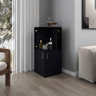 Armoire de rangement d'angle avec porte-bouteilles et tablette ouverte