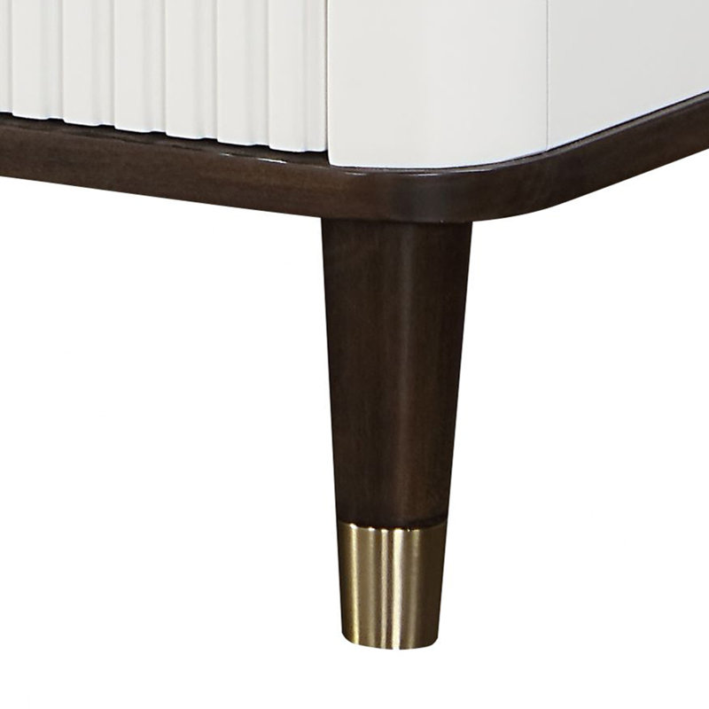 Commode blanche et noyer avec plateau à bijoux