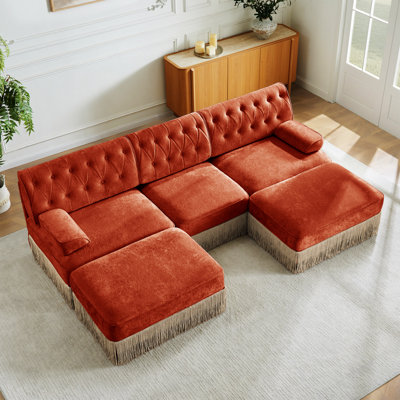 Tissu en velours confortable en forme de U respirant, canapé de style Chesterfield, jupe à franges à franges sur le plancher, conception combinée modulaire, conception ergonomique, conception capitonnée à boutons, pour la chambre à coucher du salon