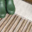 Tapis intérieur / extérieur brun / naturel à fines rayures Amiyah-1457547454