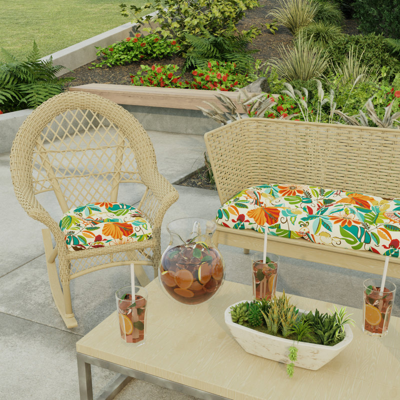 19" x 19" Outdoor Wicker Seat Cushion, Lensing Jungle