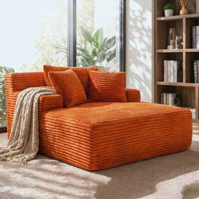 Fauteuil de lecture surdimensionné en fausse fourrure