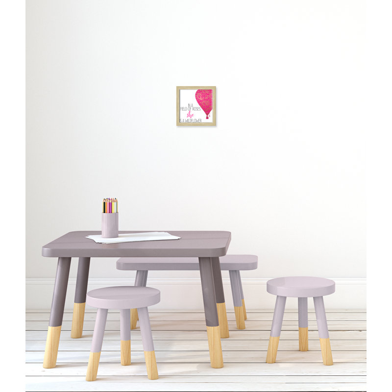 Il s’agit d’un wildflower, H 9 po x l 9 po x P 1,19 po, Cadre boîte champagne
