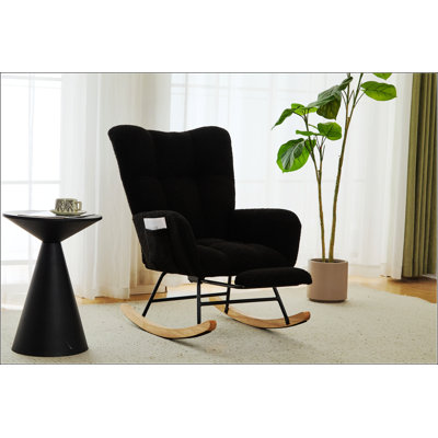 Fauteuil à bascule ergonomique en tissu Teddy avec repose-pieds, dossier incurvé et rangement dans les accoudoirs, idéal pour le confort de la chambre d'enfant et du salon