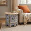 Table d'appoint décorative, plateau rond de 24 po, motifs floraux découpés en bois de manguier, blanc délavé