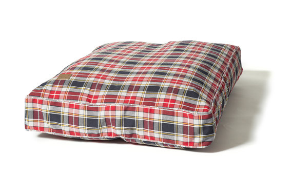 Lumberjack Cotton Pet Bed, Medium (88 cm W x 67 cm D), Red/Grey