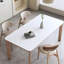 Combinaison simple de table à manger et de chaise-102402793