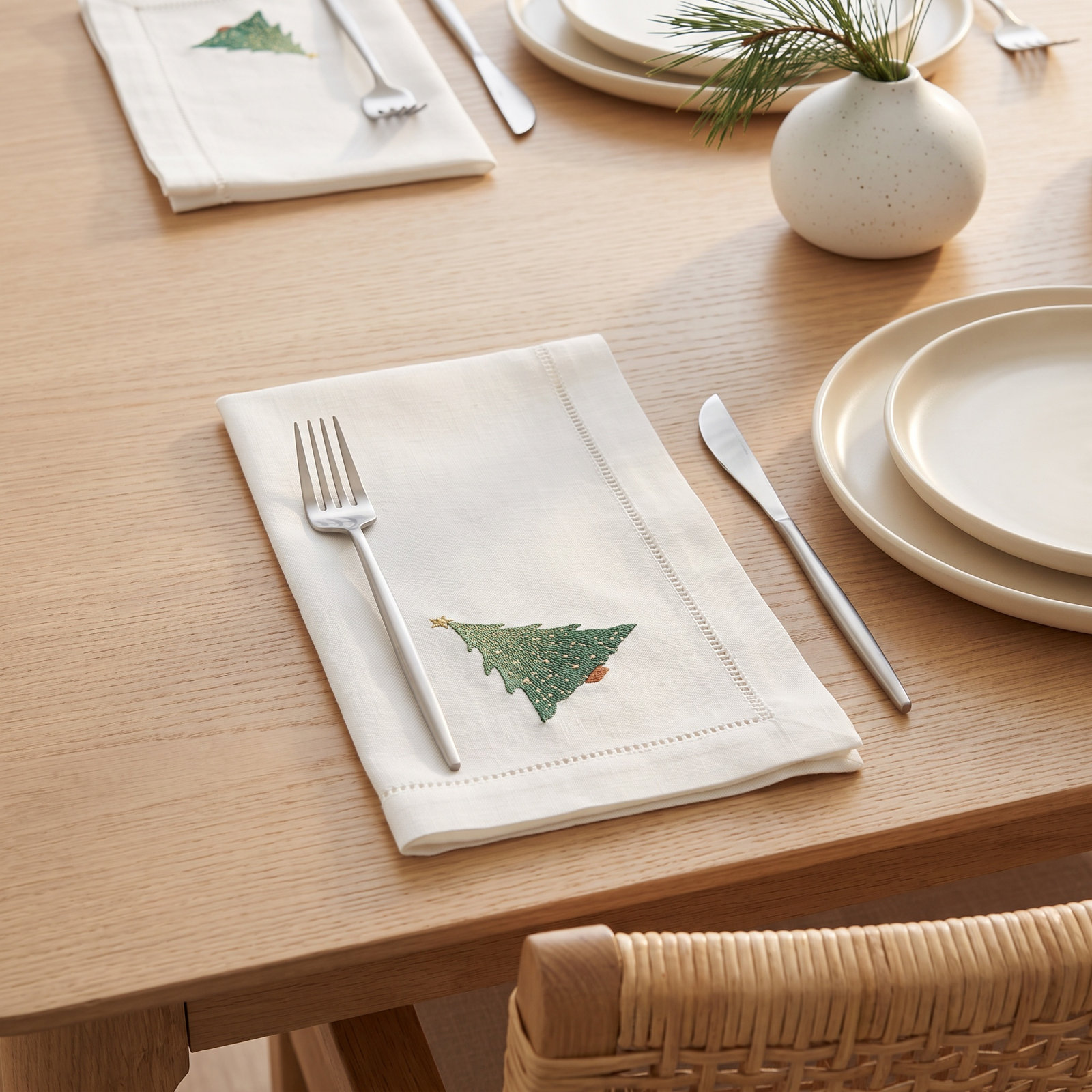 The Broderie Collection The Broderie Cotton Napkin, Green Christmas Tree