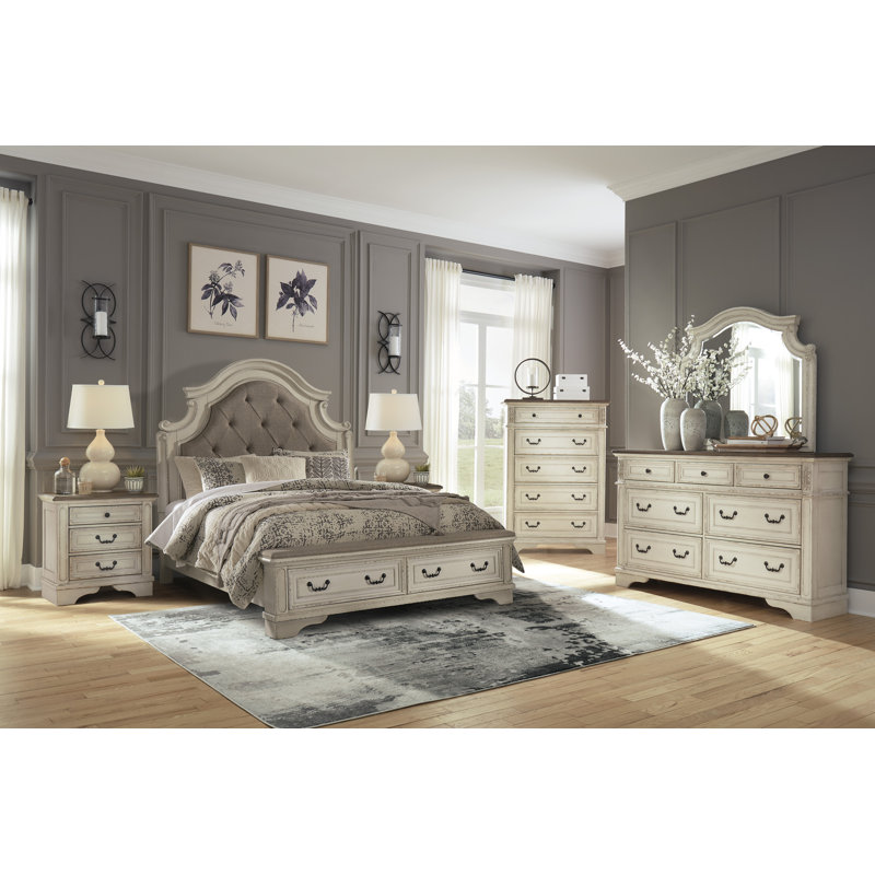 Grand lit, commode, miroir, commode et table de chevet Realyn