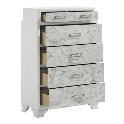 Novarayne 5PC Bedroom Set White