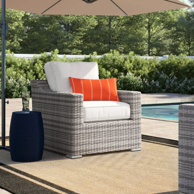 Chaise de patio d'extérieur moderne avec coussins - entièrement assemblée et résistante aux intempéries, structure en aluminium antirouille, mélange de gris, coussins de siège teintés, rembourrage en mousse, 33 po x 33 po x 26 po, 31 lb, sièges antirouille pour le jardin, mélange