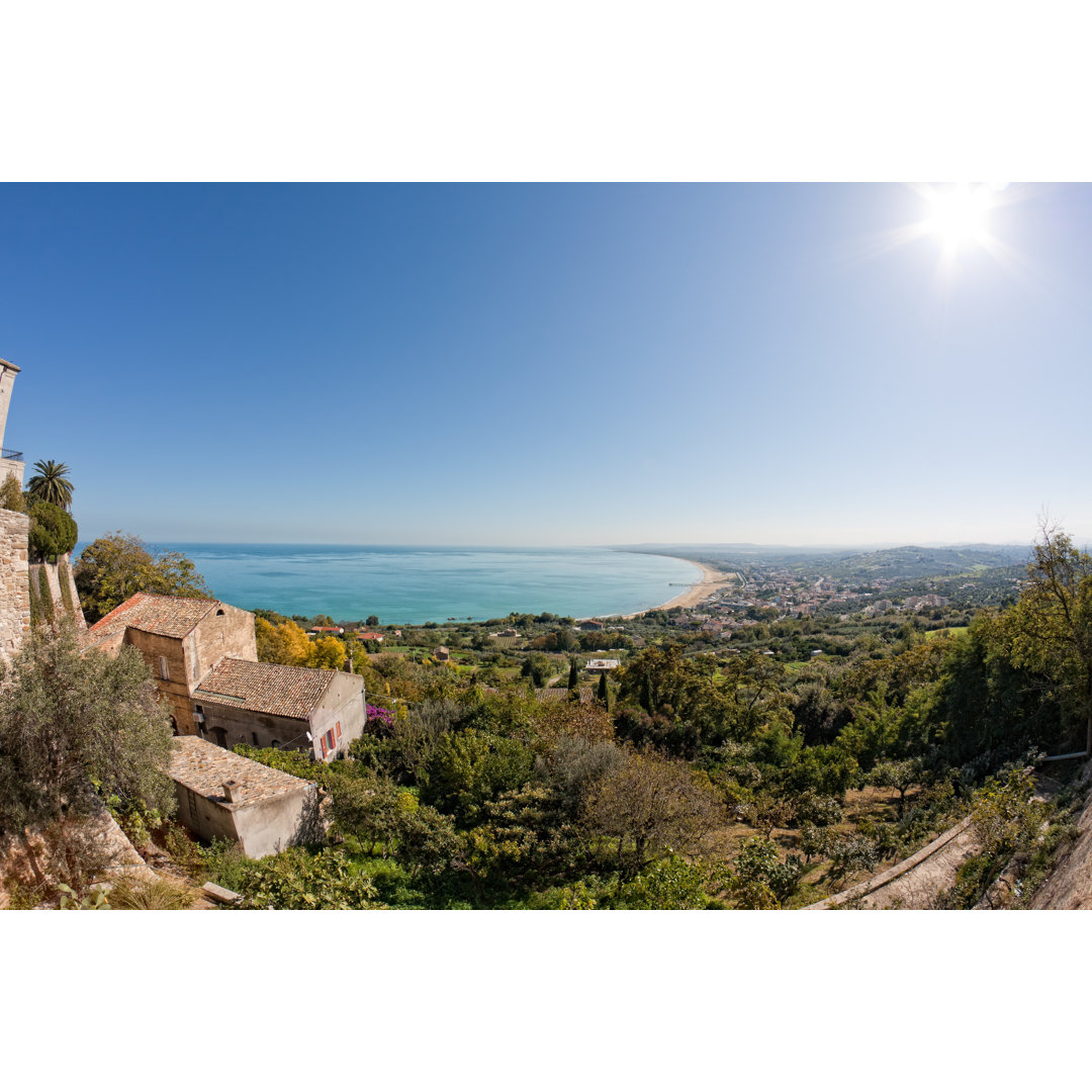 Strand des Yachthafens von Vasto